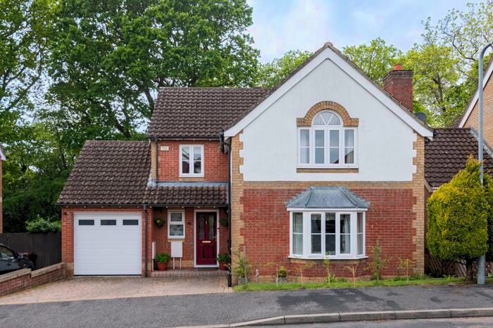 3 Bedroom Detached House For Sale In Magnolia Close, Heathfield, TN21