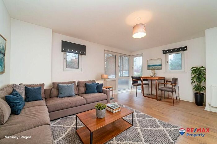 2 Bedroom Flat For Sale In Kaims Terrace, Kirkton, Livingston, EH54