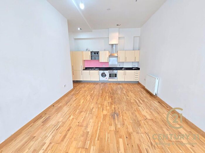 2 Bedroom Flat For Sale In Longbridge Road, Becontree, Dagenham, RM8