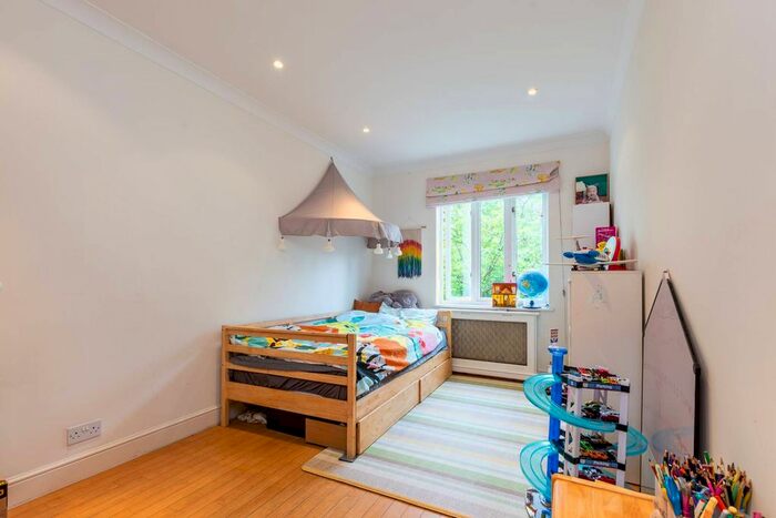 2 Bedroom Flat To Rent In Wimbledon Hill Road, Wimbledon, London, SW19
