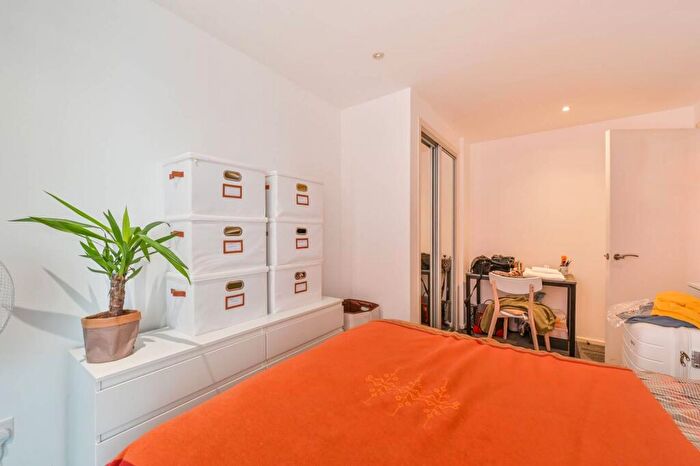 1 Bedroom Flat To Rent In The Oxygen, Royal Docks, London, E16