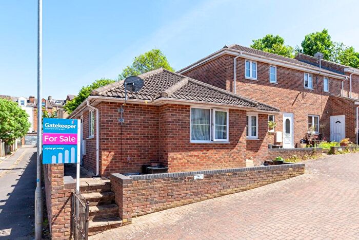 1 Bedroom Semi-Detached Bungalow To Rent In Leighfield Close, Swindon, Wiltshire, SN1