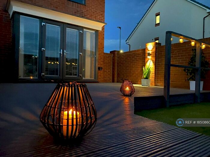 4 Bedroom End Of Terrace House To Rent In Oak Dene Way, Waverley, Rotherham, S60