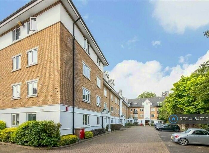 3 Bedroom Flat To Rent In Riverside Court, London, SE3