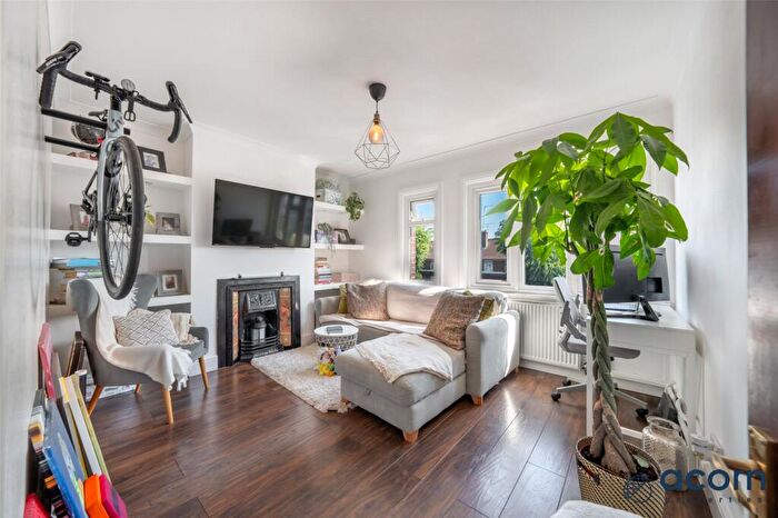 2 Bedroom Apartment For Sale In Edgware Road, Colindale, NW9