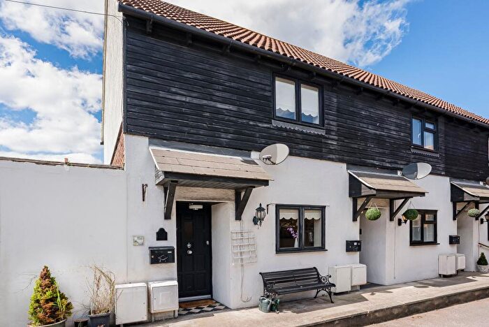 1 Bedroom End Of Terrace House For Sale In Southgate Mews, Great Wakering, SS3