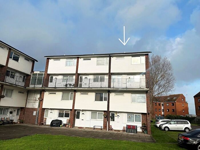 3 Bedroom Maisonette For Sale In Lumsden Road, Southsea, PO4