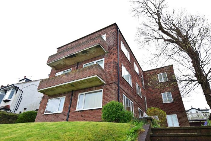 2 Bedroom Flat To Rent In Wellington Court, New Brighton, CH45