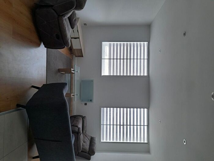 1 Bedroom Apartment To Rent In - Wells Street, BD1