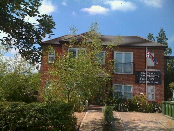 Studio To Rent In Willow Lane, Watford, WD18