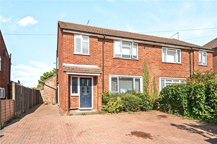 3 Bedroom Semi-Detached House For Sale In Green Lane, Farnham, United Kingdom, GU9
