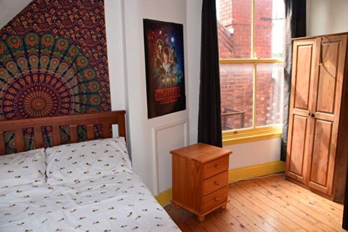 6 Bedroom House To Rent In Premier Road, Nottingham, NG7