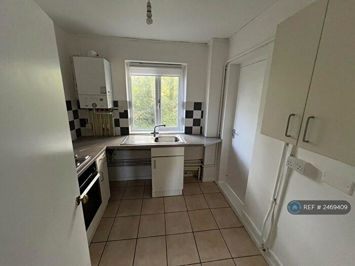 2 Bedroom Flat To Rent In Bettws, Newport, NP20