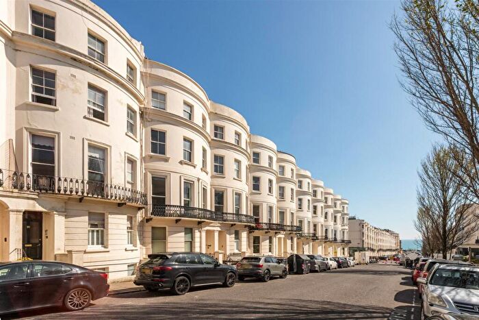 2 Bedroom Apartment For Sale In Lansdowne Place, Hove, BN3