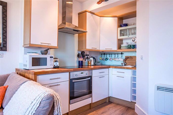 1 Bedroom Apartment To Rent In Church Lane, East Finchley, London, N2