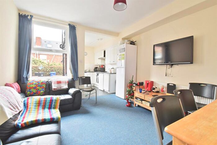 5 Bedroom House To Rent In Western Road, Sheffield, S10