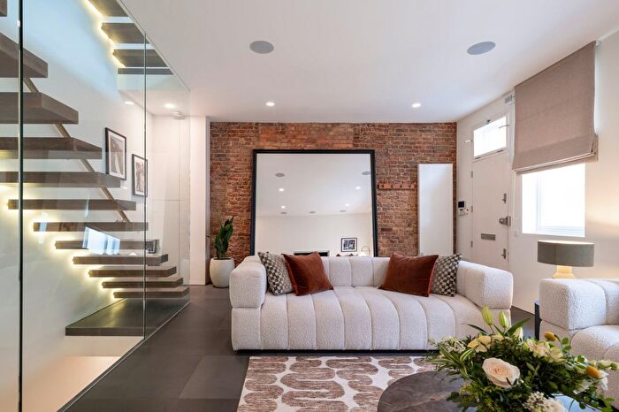 2 Bedroom Detached House For Sale In Oldbury Place, London, W1U