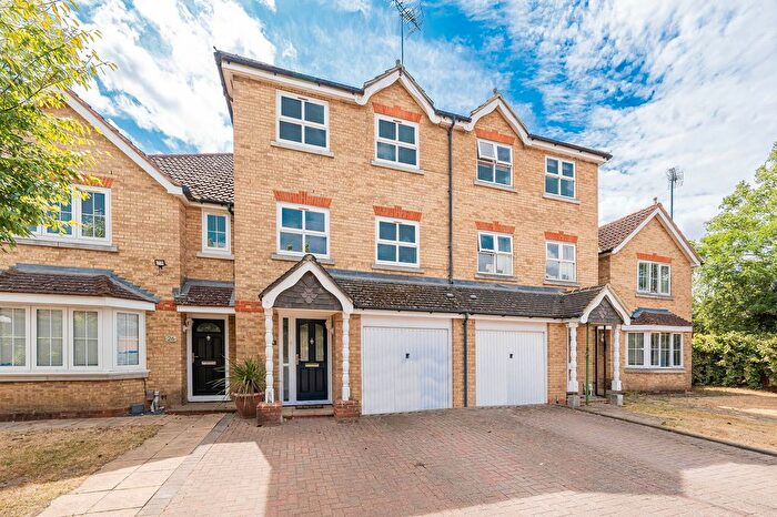 6 Bedroom Terraced House For Sale In Nightingale Shott, Egham, TW20