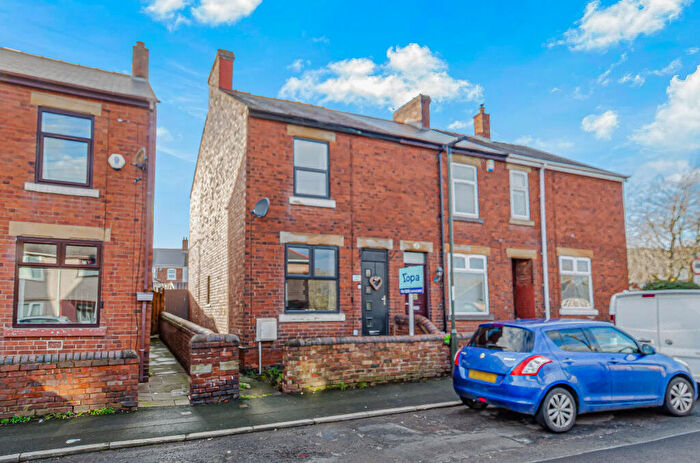 2 Bedroom End Of Terrace House For Sale In Devonshire Avenue North, Chesterfield, S43