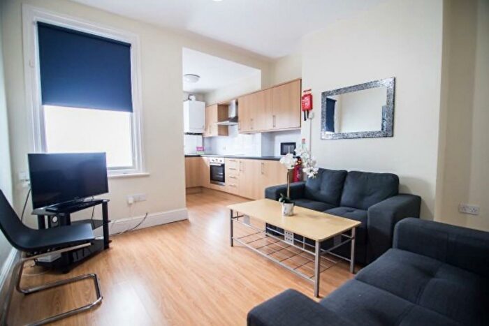 3 Bedroom Terraced House To Rent In Peveril Road, Sheffield, S11