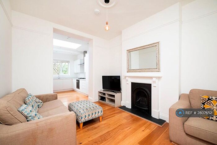 5 Bedroom Flat To Rent In Moray Road, London, N4