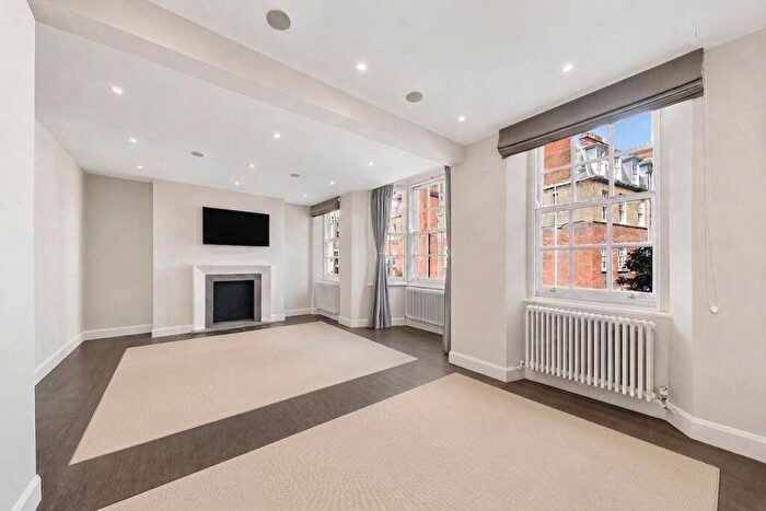 3 Bedroom Flat To Rent In Redcliffe Gardens, Earls Court, SW5