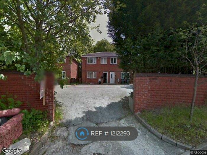 3 Bedroom Semi-Detached House To Rent In Springbank Street, Oldham, OL8