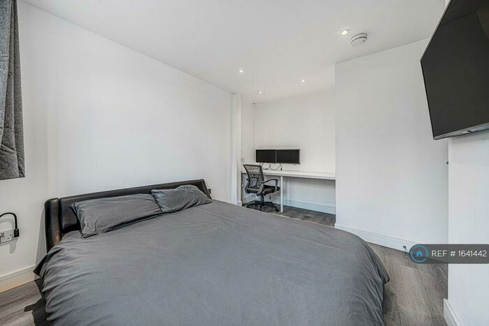 1 Bedroom Flat To Rent In Sedgmoor Place, London, SE5
