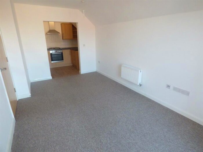 2 Bedroom Apartment To Rent In Alexander Court, Beaconsfield Road, Littlehampton, BN17