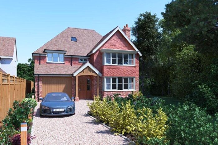5 Bedroom Detached House For Sale In The Ridings, East Preston, BN16