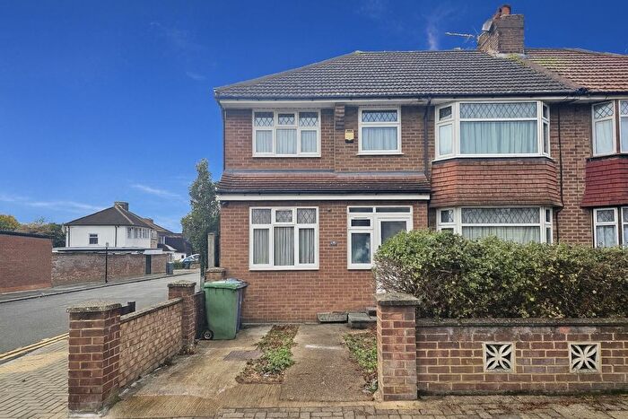 6 Bedroom Semi Detached House For Sale In Westleigh Gardens, Edgware, HA8