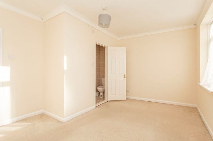 3 Bedroom Terraced House For Sale In Buckland Avenue, Dover, CT16