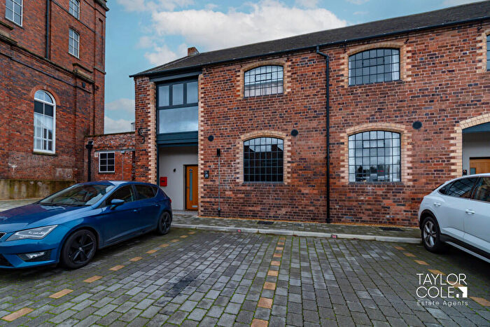 3 Bedroom Town House For Sale In Tolson Court, Fazeley, B78