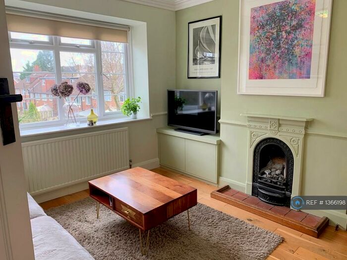 2 Bedroom Flat To Rent In Patterson Road, London, SE19