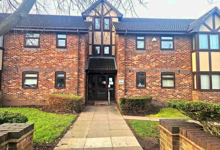 2 Bedroom Apartment To Rent In Sutton Park Court, Sutton Coldfield, B72