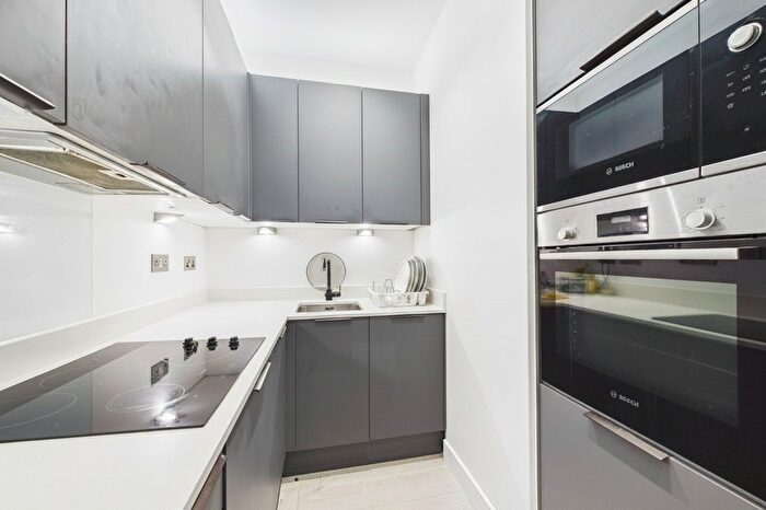 1 Bedroom Flat To Rent In St. James House, Clivemont Road, Maidenhead, Berkshire, SL6