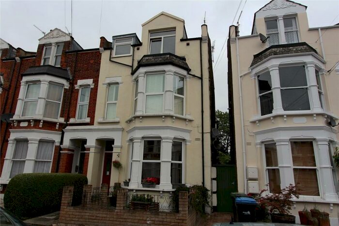 1 Bedroom Flat To Rent In Park Avenue, Palmers Green, London, N13