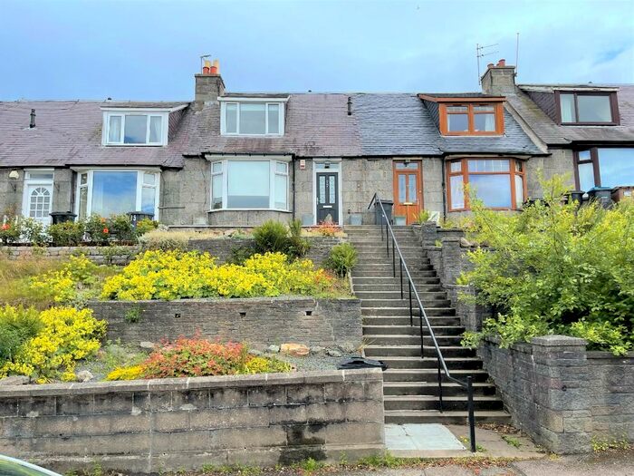 3 Bedroom Terraced House To Rent In Grampian Road, Torry, Aberdeen, AB11