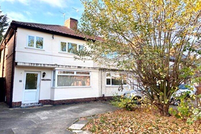 3 Bedroom Semi-Detached House To Rent In Peveril Road, Nottingham, NG9