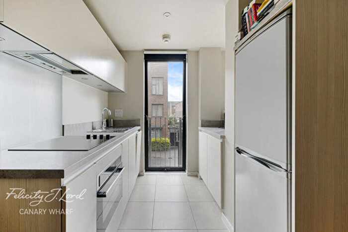 1 Bedroom Apartment For Sale In Evan House, Exeter Road, London, E16