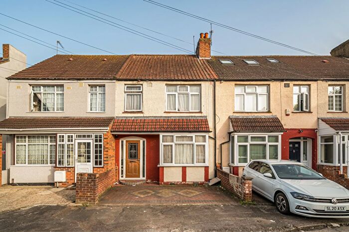 3 Bedroom Terraced House For Sale In Clement Gardens, Hayes, UB3