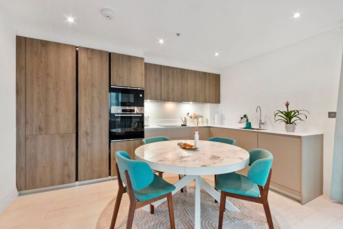 2 Bedroom Flat For Sale In Mortlake House, Chiswick, London, W4