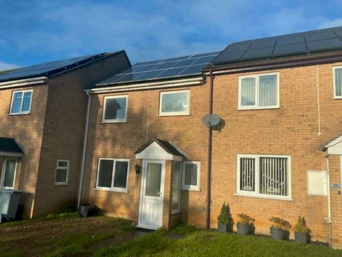 3 Bedroom Terraced House To Rent In Weavers Close, Witney, OX28