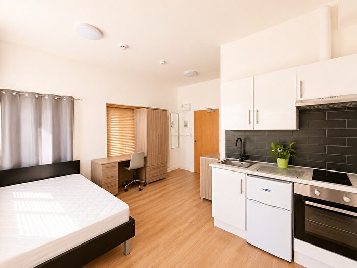 1 Bedroom Detached House To Rent In Burnside Road, Dagenham, RM8