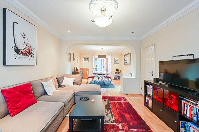 4 Bedroom End Of Terrace House For Sale In Upton Avenue, Forest Gate, London, E7