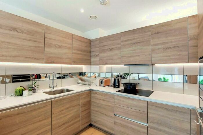 2 Bedroom Flat For Sale In Deveraux House, Duke Of Wellington Avenue, SE18