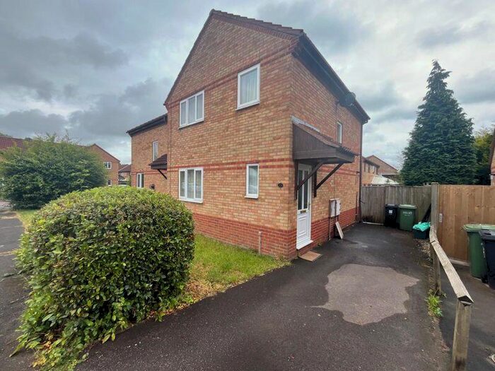 3 Bedroom Semi-Detached House To Rent In Westfield Way, Bristol, BS32