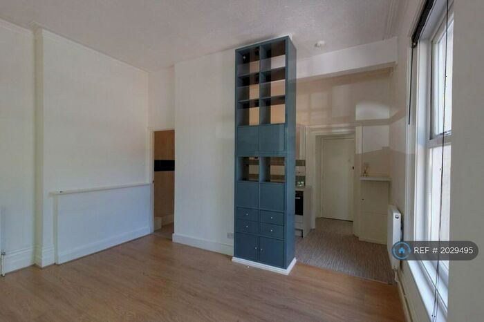 Studio To Rent In Priory Gate Road, Dover, CT17