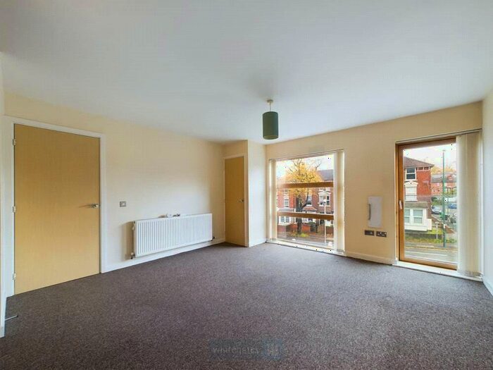 2 Bedroom Apartment To Rent In Binding Close, Nottingham, Nottinghamshire, NG5