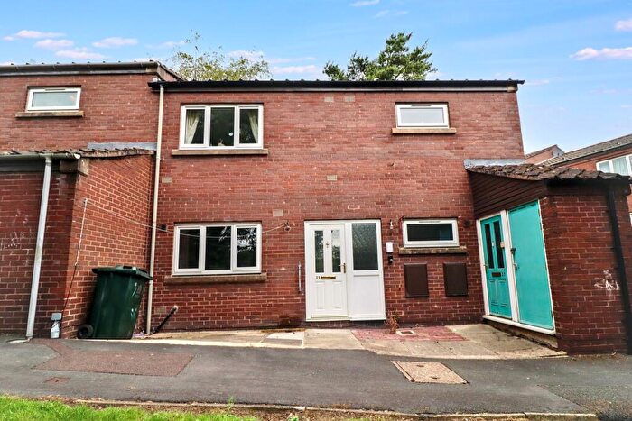 2 Bedroom Flat For Sale In Rosemount Close, Keighley, West Yorkshire, BD21